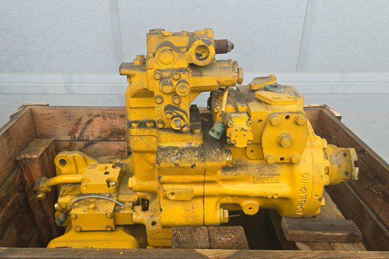 Komatsu Getriebe Komatsu D66 Raupe - Boîte de vitesse pour Engins de chantier: photos 1 Komatsu Getriebe Komatsu D66 Raupe - Boîte de vitesse pour Engins de chantier: photos 1
