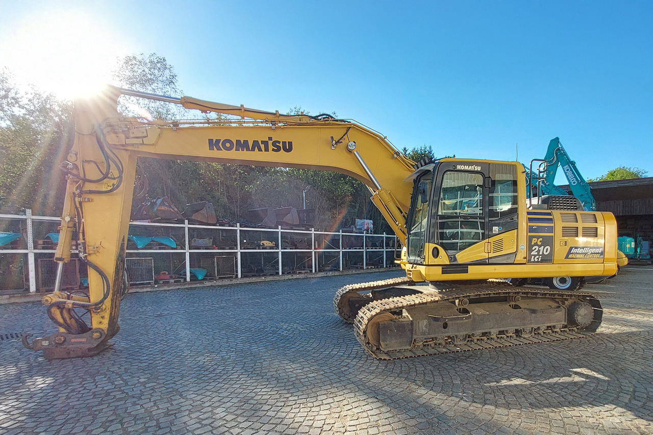 Komatsu PC210LCi-10 - Pelle sur chenille: photos 4 Komatsu PC210LCi-10 - Pelle sur chenille: photos 4