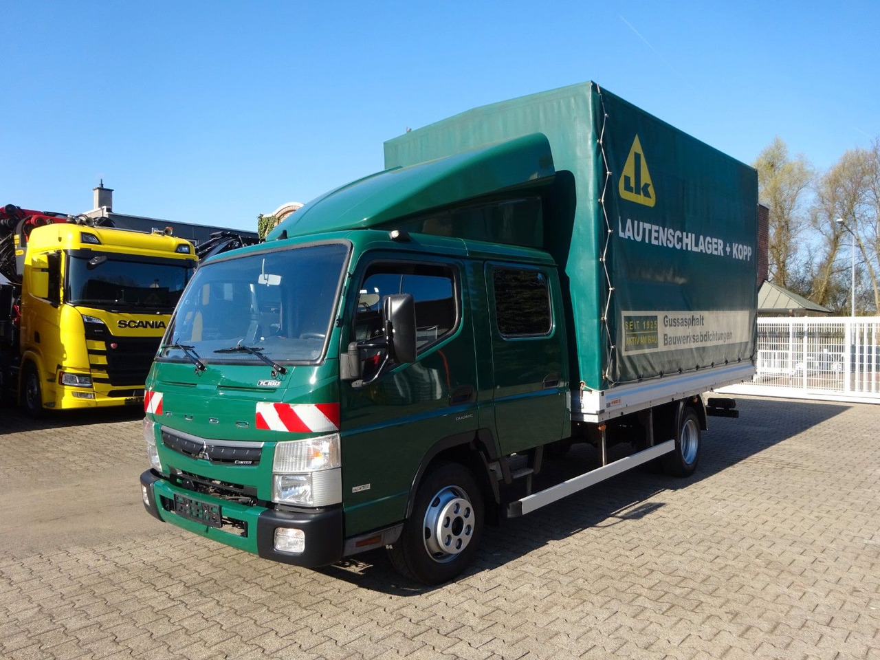 FUSO 7C180D Canter mit Doppelkabine 4x2 - Utilitaire rideaux coulissants (PLSC), Utilitaire double cabine: photos 2 FUSO 7C180D Canter mit Doppelkabine 4x2 - Utilitaire rideaux coulissants (PLSC), Utilitaire double cabine: photos 2