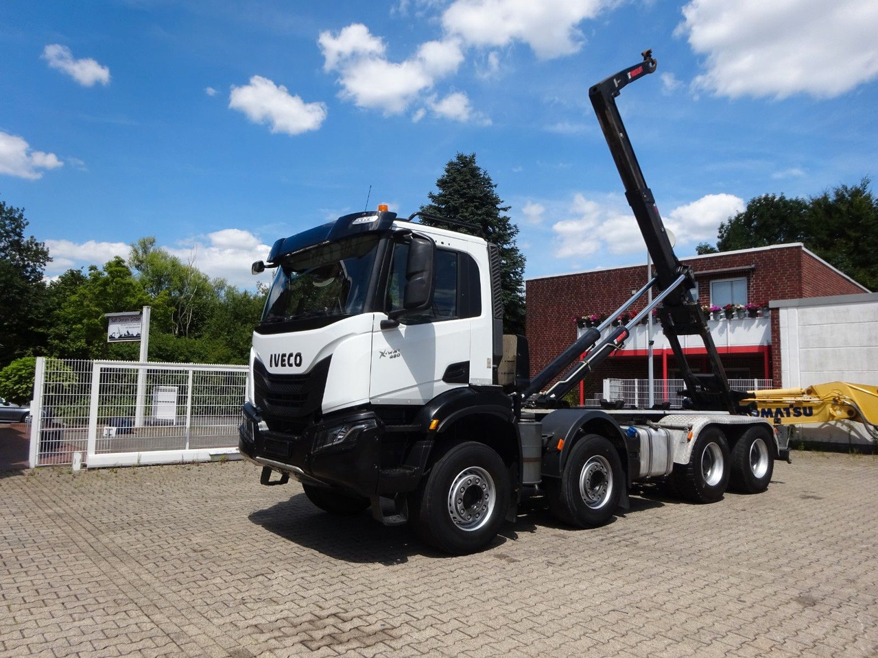 Iveco X-WAY 480 HIAB ABROLLER 8x4 - Camion ampliroll: photos 1 Iveco X-WAY 480 HIAB ABROLLER 8x4 - Camion ampliroll: photos 1