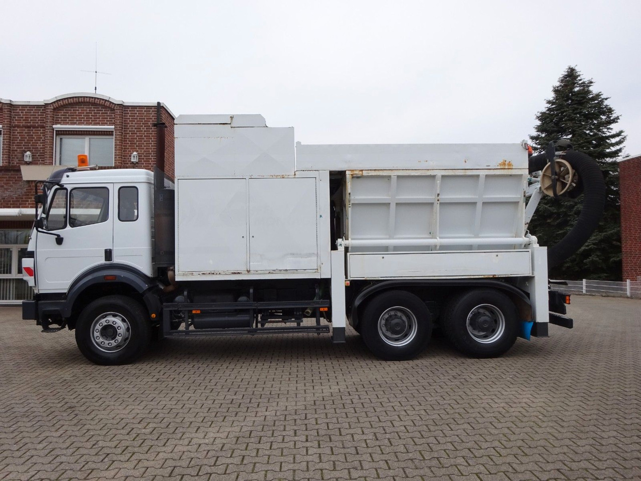 Mercedes-Benz 2527 Saugbagger. RSP Mercedes-Benz 2527 Saugbagger. RSP - Camion vidangeur: photos 3 Mercedes-Benz 2527 Saugbagger. RSP Mercedes-Benz 2527 Saugbagger. RSP - Camion vidangeur: photos 3