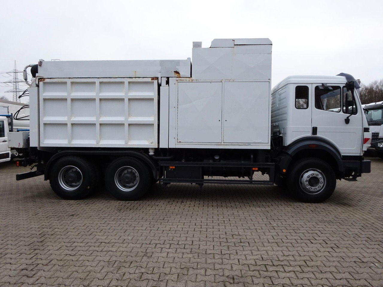 Mercedes-Benz 2527 Saugbagger. RSP Mercedes-Benz 2527 Saugbagger. RSP - Camion vidangeur: photos 2 Mercedes-Benz 2527 Saugbagger. RSP Mercedes-Benz 2527 Saugbagger. RSP - Camion vidangeur: photos 2