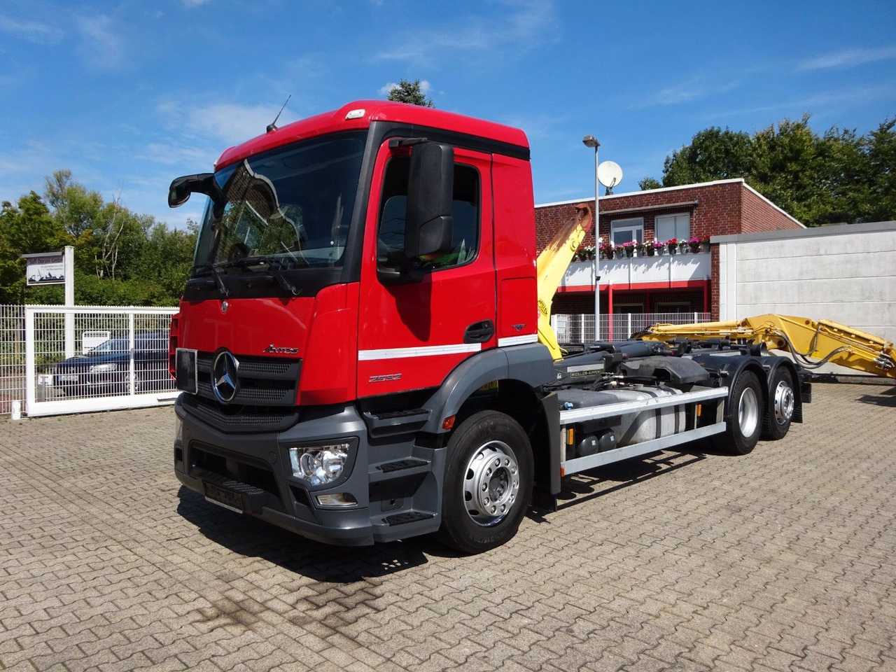 Mercedes-Benz 2532 ANTOS MEILLER Abroller Lift+Lenkachse 6x2 - Camion ampliroll: photos 3 Mercedes-Benz 2532 ANTOS MEILLER Abroller Lift+Lenkachse 6x2 - Camion ampliroll: photos 3
