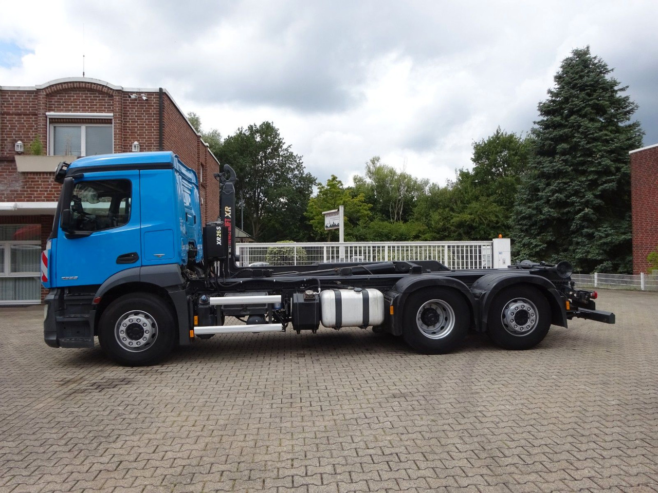 Camion ampliroll Mercedes-Benz 2533 Antos MULTILIFT Abroller 6x2: photos 12