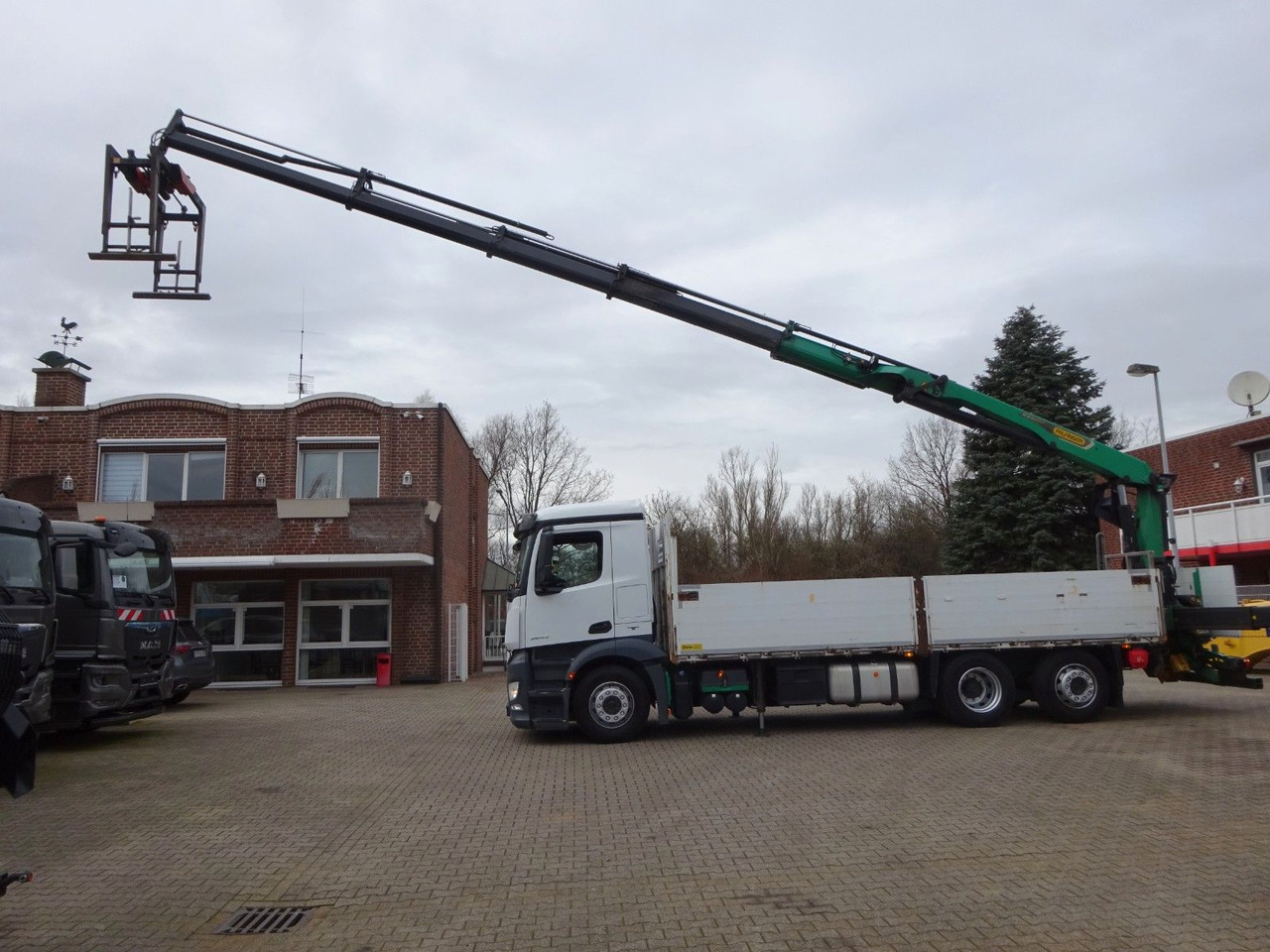 Camion grue, Camion plateau Mercedes-Benz 2543 Antos Baustoff +PK 26001  bis 20 m Auslage Mercedes-Benz 2543 Antos Baustoff +PK 26001  bis 20 m Auslage: photos 6