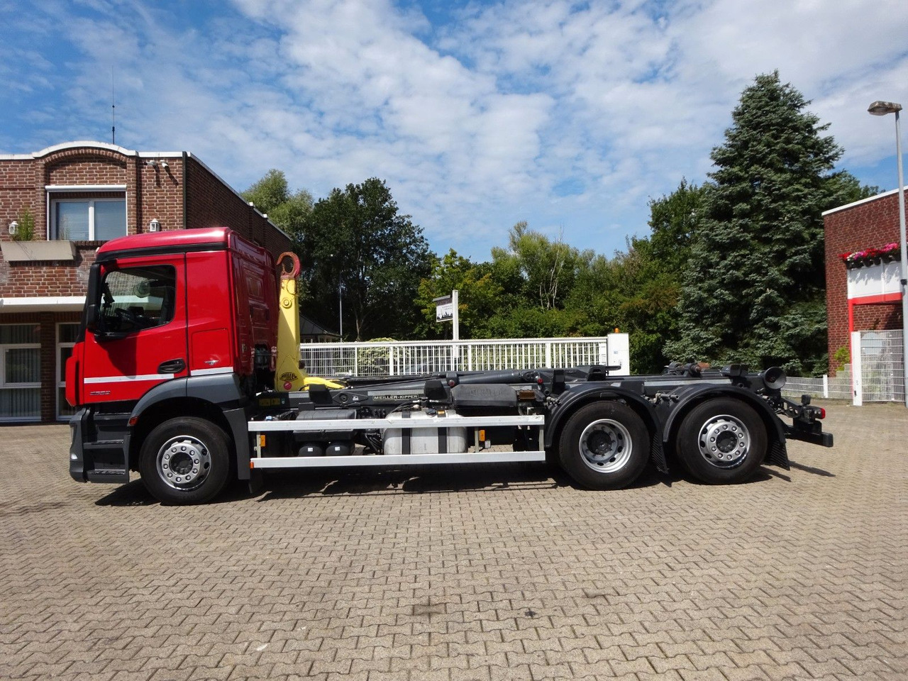 Mercedes-Benz Antos 2532 MEILLER Abroller Lift+Lenkachse 6x2 - Camion ampliroll: photos 4 Mercedes-Benz Antos 2532 MEILLER Abroller Lift+Lenkachse 6x2 - Camion ampliroll: photos 4
