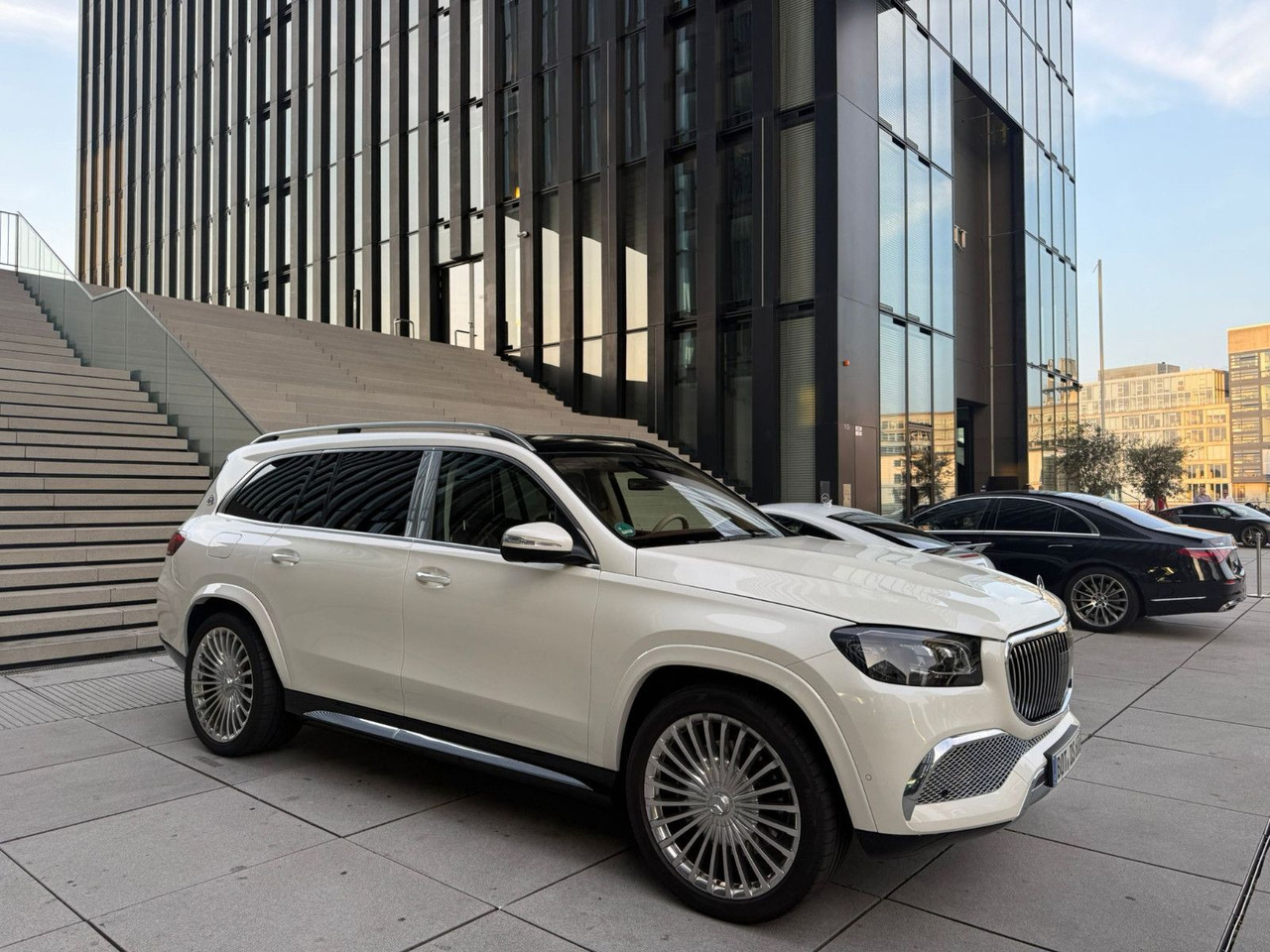Mercedes-Benz GLS 600 Maybach 4Matic | 23 ZOLL | BURMESTER Mercedes-Benz GLS 600 Maybach 4Matic | 23 ZOLL | BURMESTER - SUV: photos 3 Mercedes-Benz GLS 600 Maybach 4Matic | 23 ZOLL | BURMESTER Mercedes-Benz GLS 600 Maybach 4Matic | 23 ZOLL | BURMESTER - SUV: photos 3