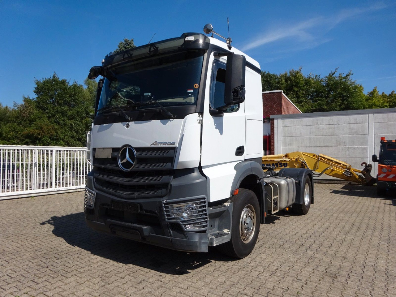 Mercedes-Benz 1846 Actros SZM HAD ALLRAD - Tracteur routier: photos 1 Mercedes-Benz 1846 Actros SZM HAD ALLRAD - Tracteur routier: photos 1