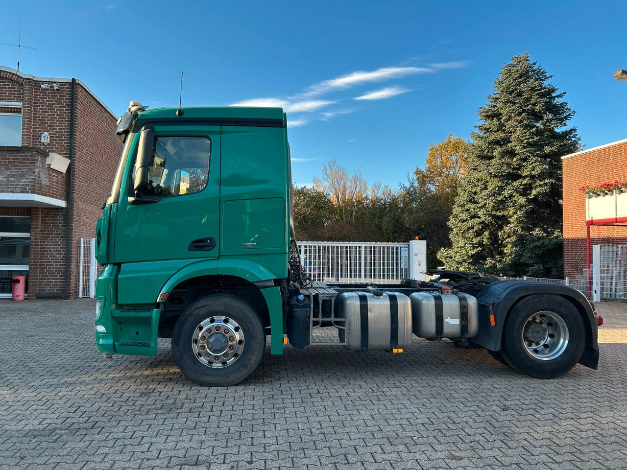Mercedes-Benz Arocs 1845 SZM 4x4 HAD - Tracteur routier: photos 5 Mercedes-Benz Arocs 1845 SZM 4x4 HAD - Tracteur routier: photos 5