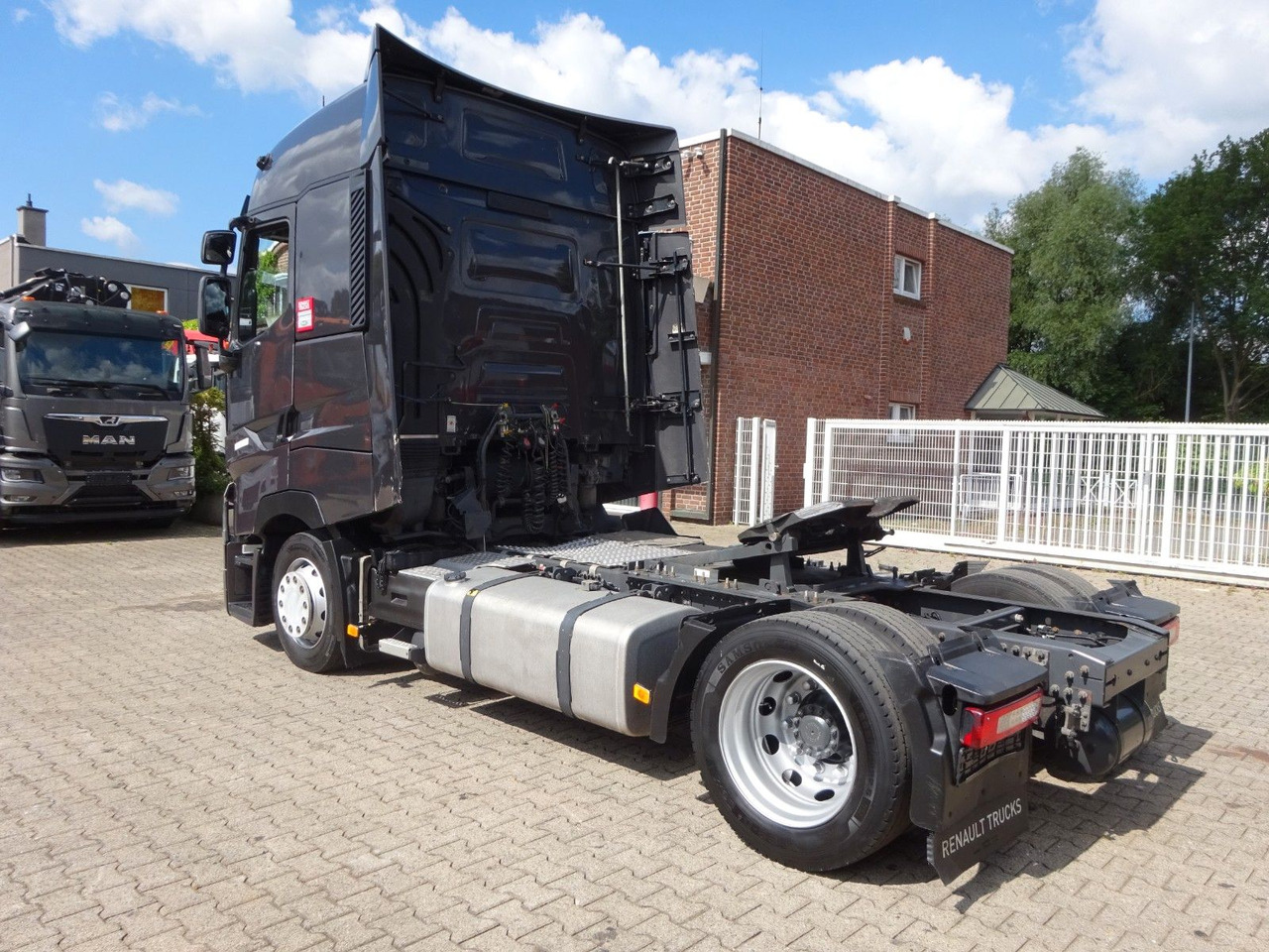 Renault T 520 Komfort SZM 4x2 - Tracteur routier: photos 4 Renault T 520 Komfort SZM 4x2 - Tracteur routier: photos 4