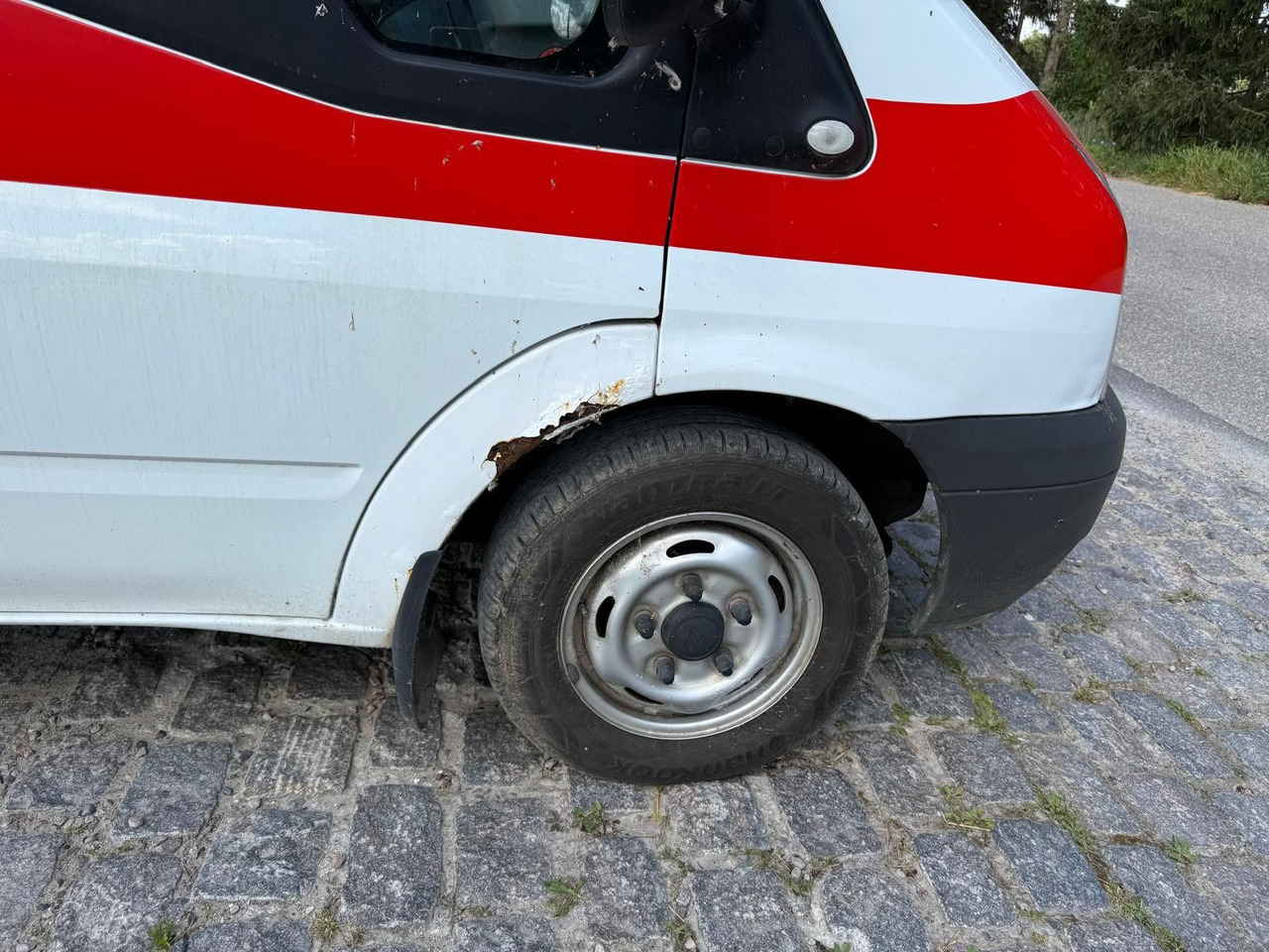 Ford Transit Kombi FT 300 K *1 600 € netto - Transport de personnes: photos 5 Ford Transit Kombi FT 300 K *1 600 € netto - Transport de personnes: photos 5