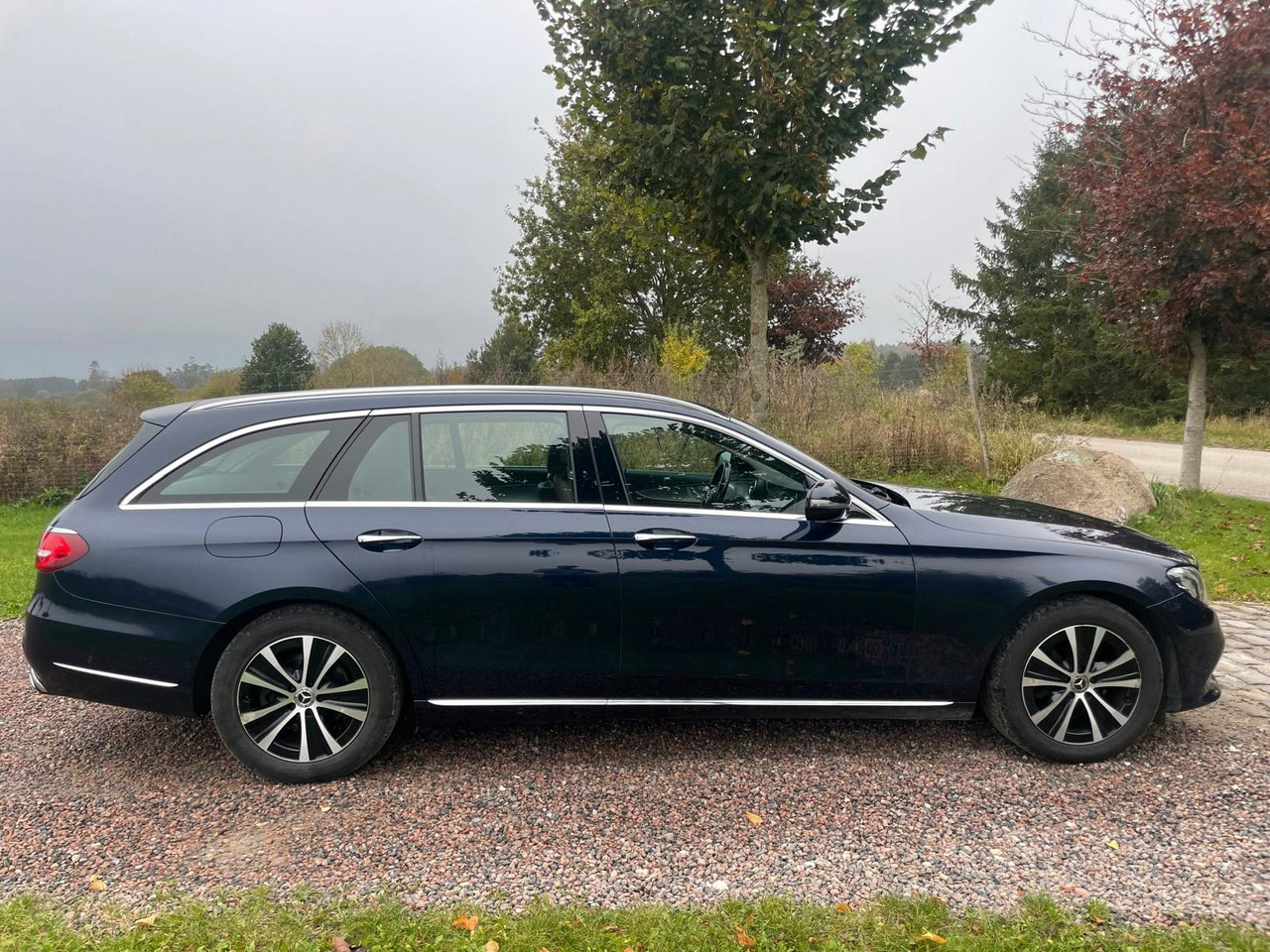 Mercedes-Benz E 220 T-Modell E 220 d *4Matic* - Voiture break: photos 5 Mercedes-Benz E 220 T-Modell E 220 d *4Matic* - Voiture break: photos 5