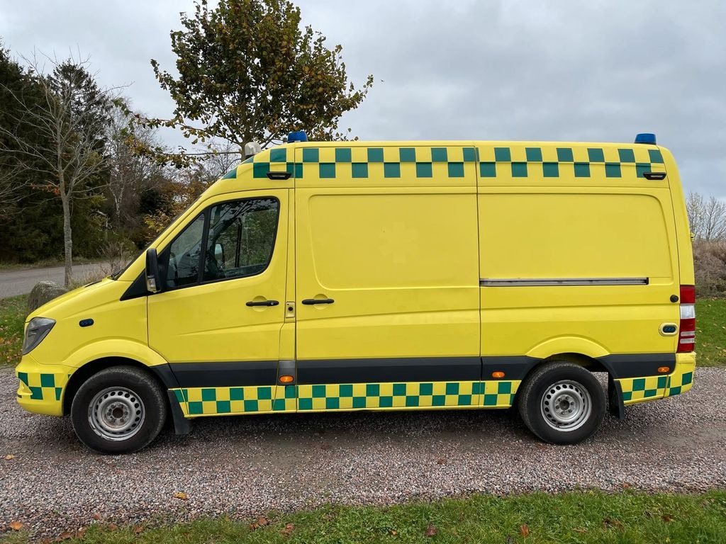 Mercedes-Benz Sprinter II 316 CDI Aut Ambulance - Fourgon utilitaire: photos 2 Mercedes-Benz Sprinter II 316 CDI Aut Ambulance - Fourgon utilitaire: photos 2