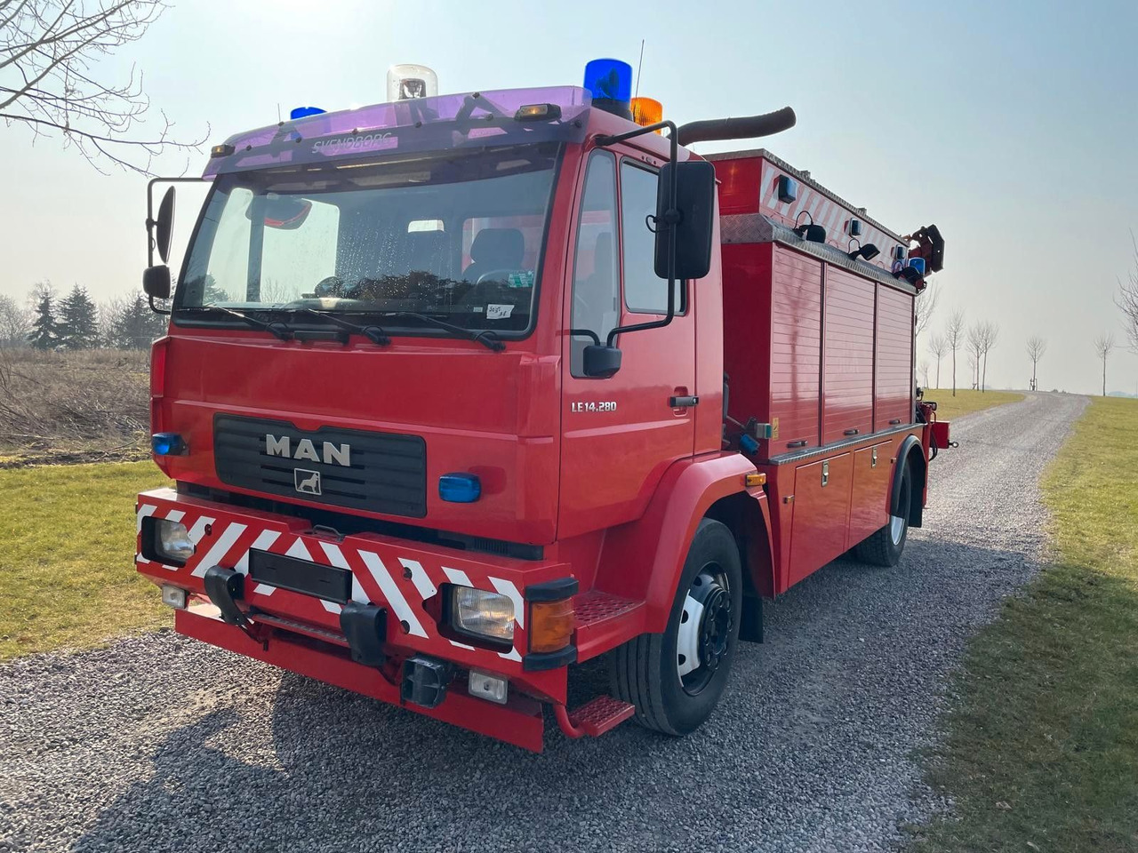 MAN LE 14.280 4x2 LL Rettungsfahrzeug *Crane* - Véhicule de voirie/ Spécial, Camion: photos 1 MAN LE 14.280 4x2 LL Rettungsfahrzeug *Crane* - Véhicule de voirie/ Spécial, Camion: photos 1