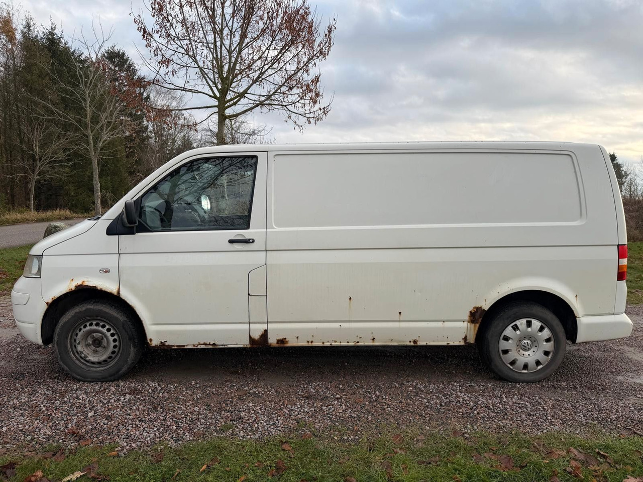 Volkswagen T5 Transporter Kasten-Kombi Kasten Long - Fourgonnette: photos 2 Volkswagen T5 Transporter Kasten-Kombi Kasten Long - Fourgonnette: photos 2