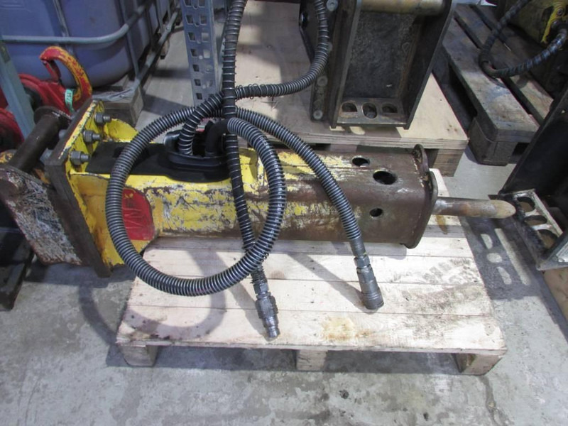 Atlas-Copco EC 40 T Hydraulikhammer 2.100 EUR - Marteau hydraulique pour Engins de chantier: photos 1 Atlas-Copco EC 40 T Hydraulikhammer 2.100 EUR - Marteau hydraulique pour Engins de chantier: photos 1