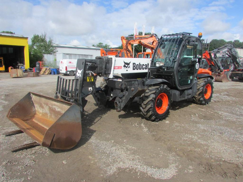 Bobcat T35.130 SB Teleskoplader 47.500 EUR - Chariot télescopique: photos 2 Bobcat T35.130 SB Teleskoplader 47.500 EUR - Chariot télescopique: photos 2