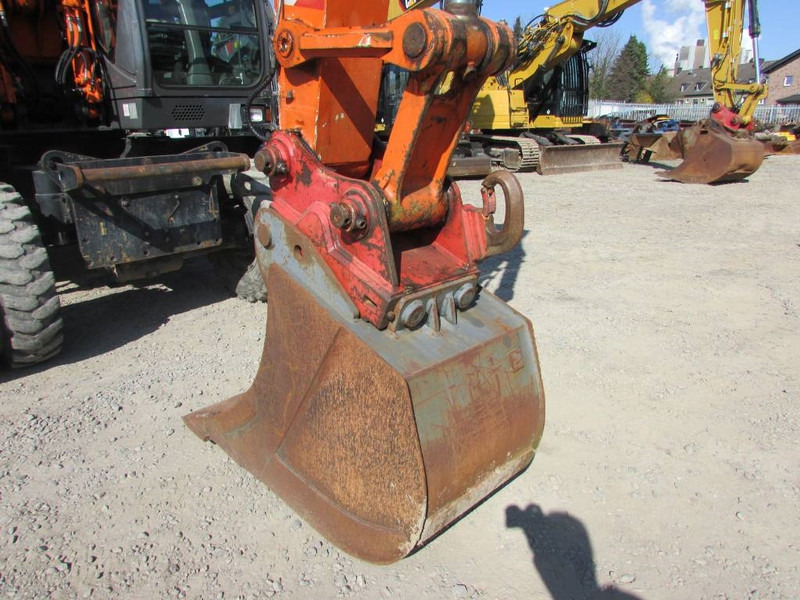 Hitachi ZX 140 W-3 Mobilbagger 43.000 EUR / Klima - Pelle sur pneus: photos 4 Hitachi ZX 140 W-3 Mobilbagger 43.000 EUR / Klima - Pelle sur pneus: photos 4