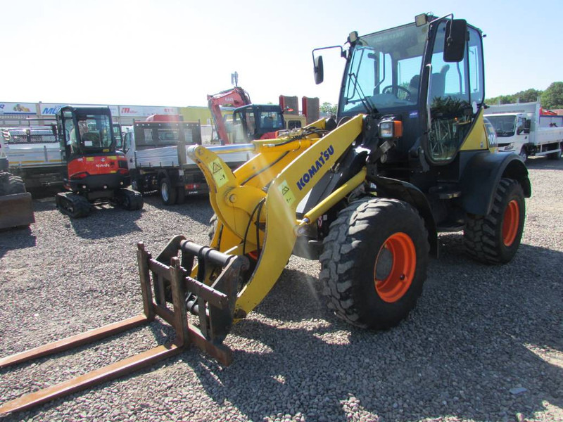 Komatsu WA 100 M-5 Radlader 14.000 EUR - Chargeuse sur pneus: photos 1 Komatsu WA 100 M-5 Radlader 14.000 EUR - Chargeuse sur pneus: photos 1