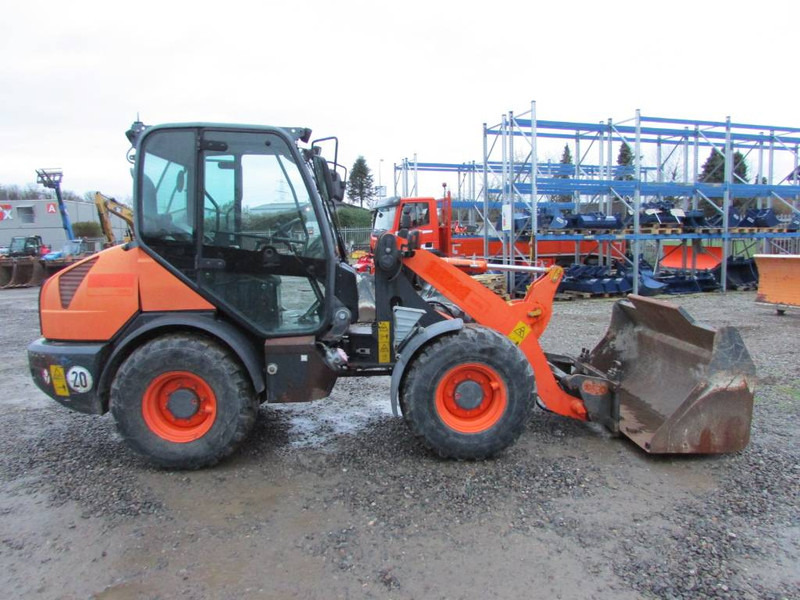 Komatsu WA 70-7 Radlader 24.500 EUR - Chargeuse sur pneus: photos 1 Komatsu WA 70-7 Radlader 24.500 EUR - Chargeuse sur pneus: photos 1