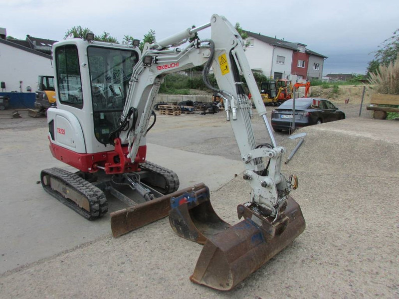 Takeuchi TB225 V3 Minibagger 32.000 EUR net - Mini pelle: photos 2 Takeuchi TB225 V3 Minibagger 32.000 EUR net - Mini pelle: photos 2