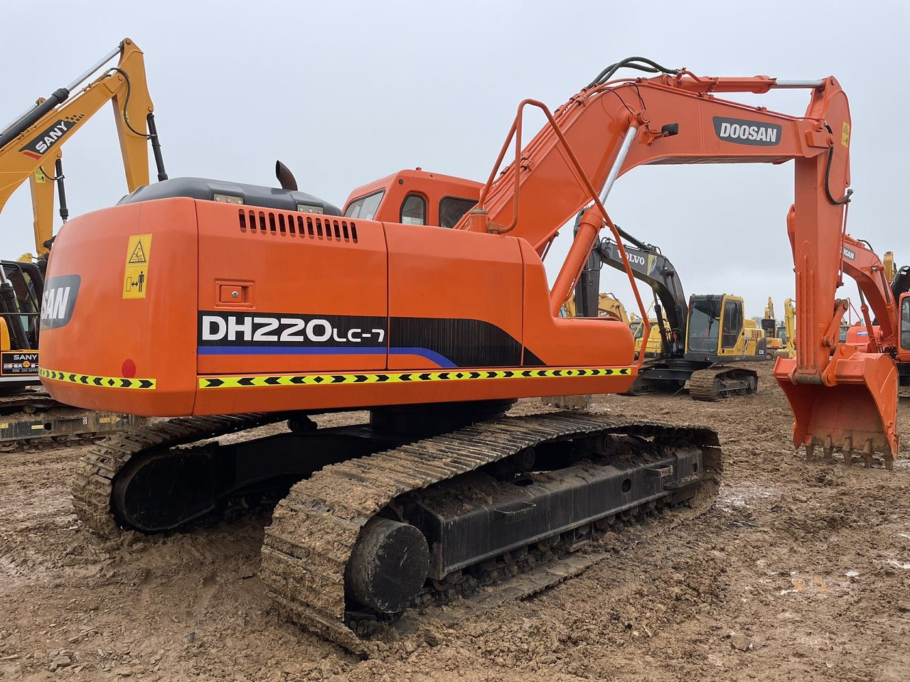 DOOSAN DH220 - Pelle sur chenille: photos 2 DOOSAN DH220 - Pelle sur chenille: photos 2
