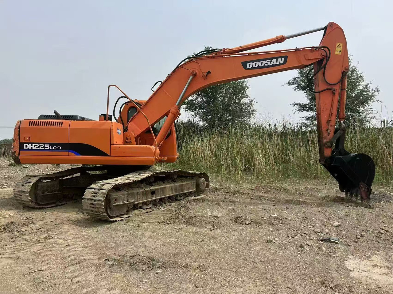 DOOSAN DH225LC-7 - Pelle sur chenille: photos 1 DOOSAN DH225LC-7 - Pelle sur chenille: photos 1