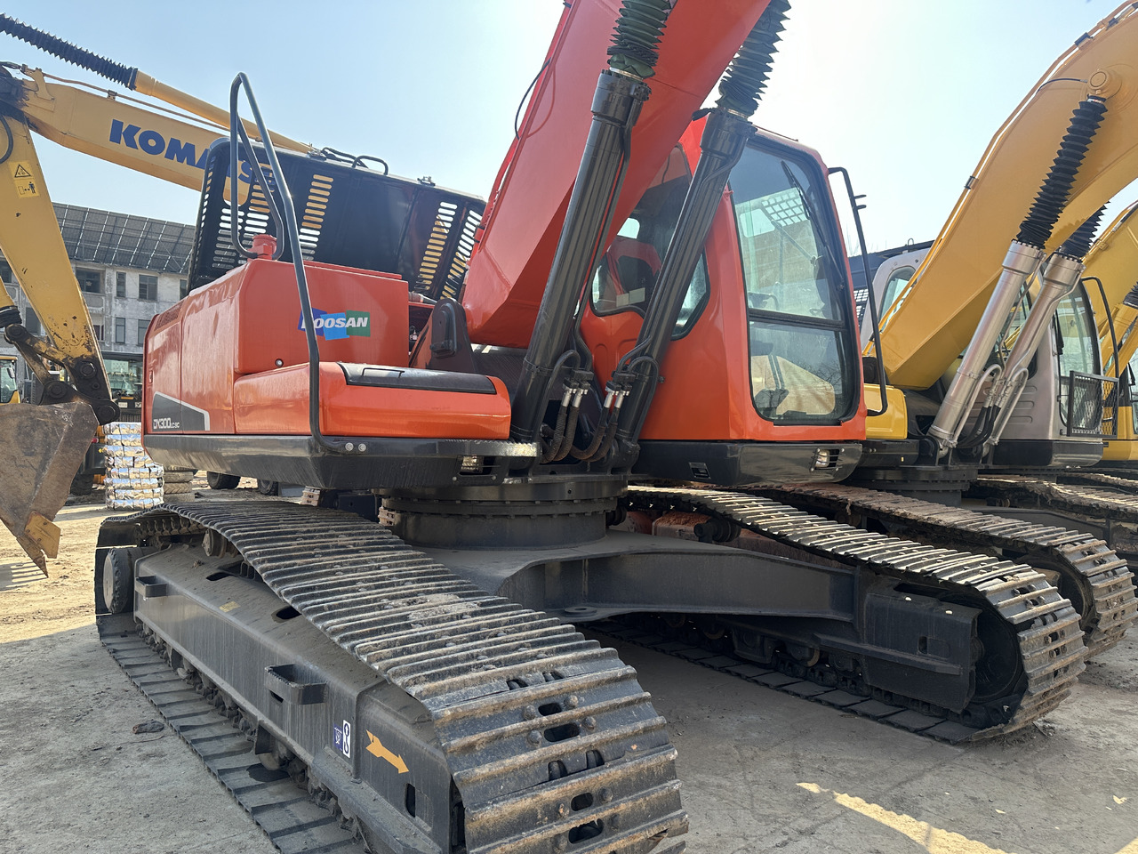 Doosan DX300-9C - Pelle sur chenille: photos 2 Doosan DX300-9C - Pelle sur chenille: photos 2