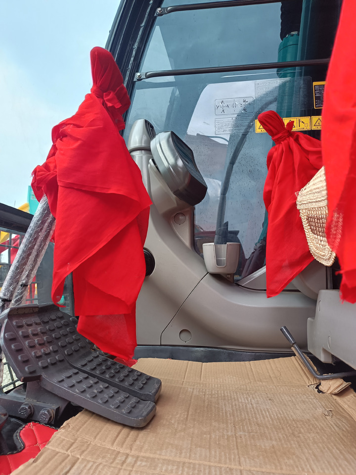 HITACHI ZX200-3 - Pelle sur chenille: photos 5 HITACHI ZX200-3 - Pelle sur chenille: photos 5