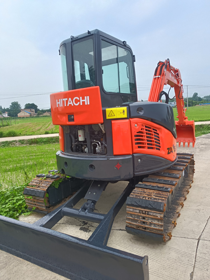 HITACHI ZX50U-2 - Mini pelle: photos 3 HITACHI ZX50U-2 - Mini pelle: photos 3