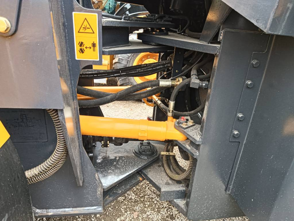 Liugong 835 - Chargeuse sur pneus: photos 2 Liugong 835 - Chargeuse sur pneus: photos 2