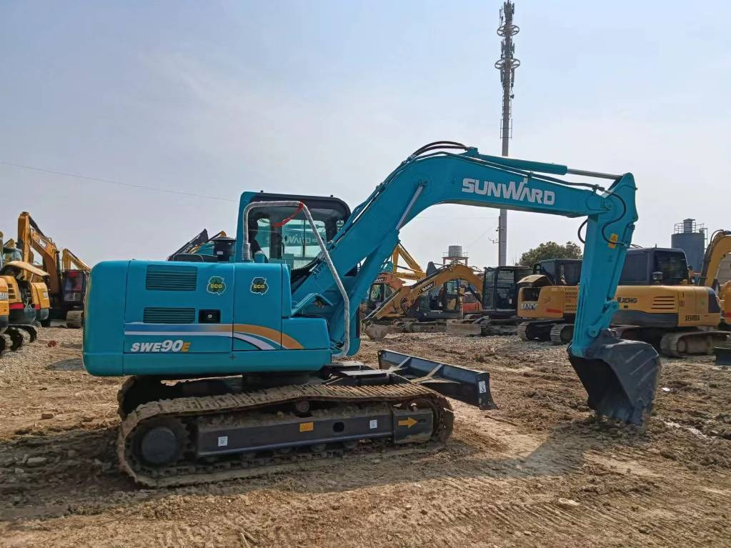 Sunward SWE90E - Mini pelle: photos 1 Sunward SWE90E - Mini pelle: photos 1