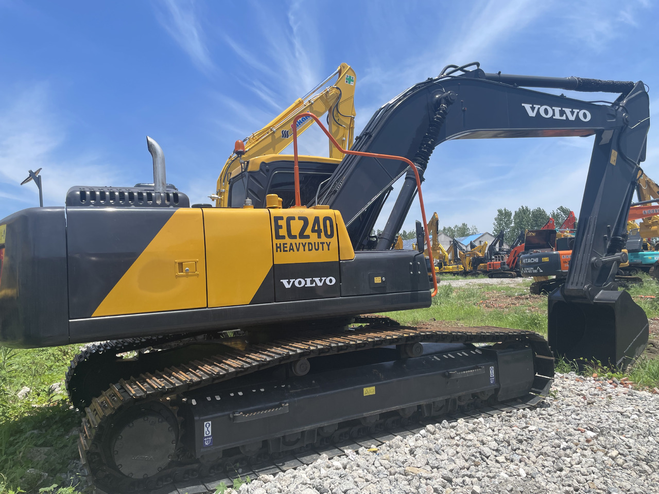 VOLVO EC240 - Pelle sur chenille: photos 2 VOLVO EC240 - Pelle sur chenille: photos 2