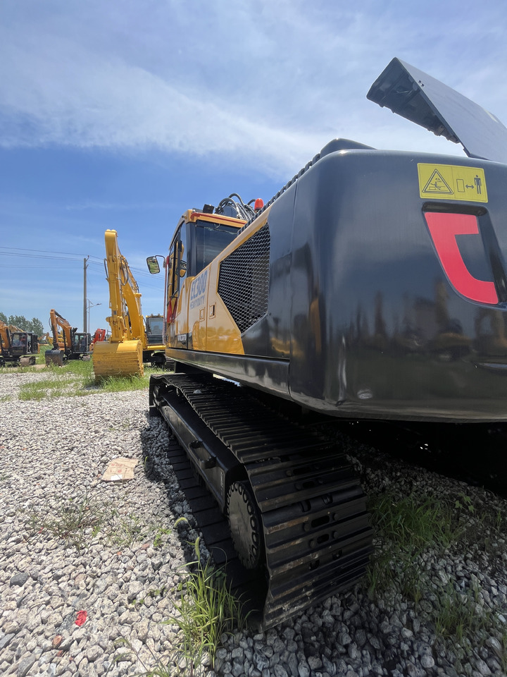 Volvo EC300DL - Pelle sur chenille: photos 4 Volvo EC300DL - Pelle sur chenille: photos 4