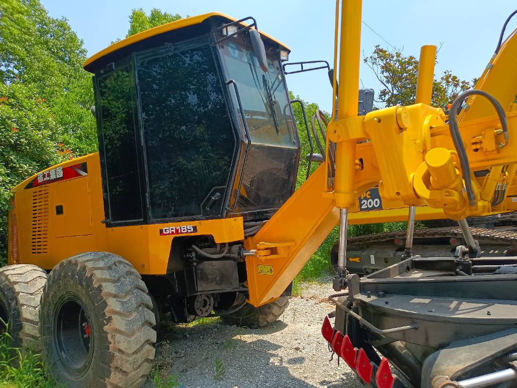 Niveleuse XCMG GR 185: photos 10 Niveleuse XCMG GR 185: photos 10