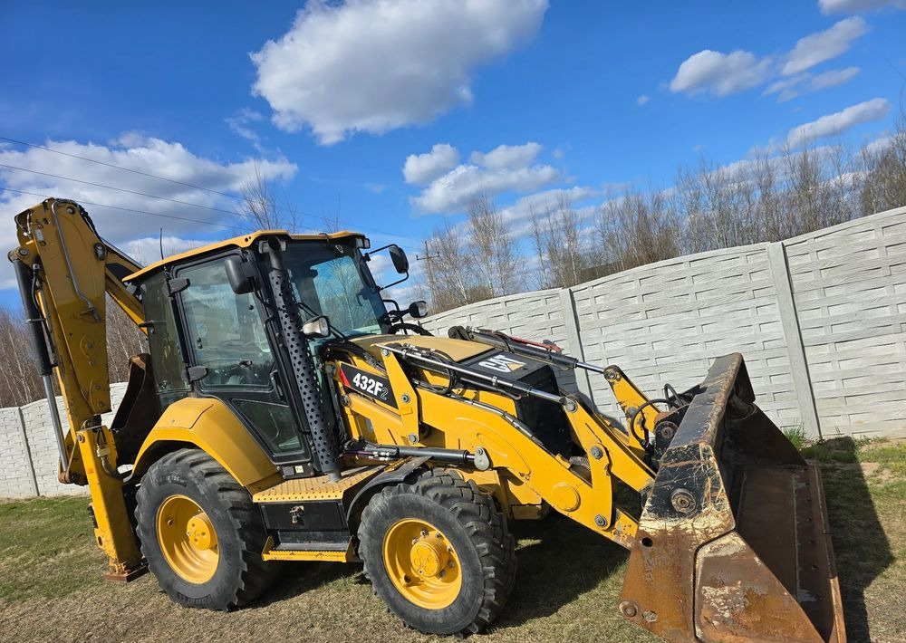 Caterpillar - Tractopelle: photos 2 Caterpillar - Tractopelle: photos 2