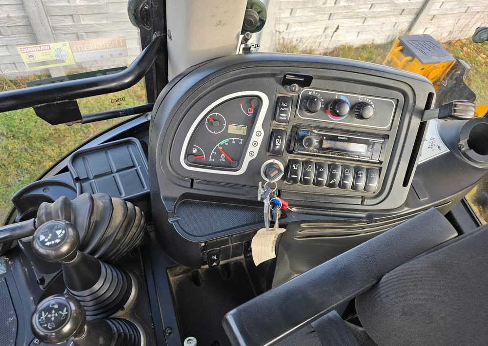 JCB - Tractopelle: photos 4 JCB - Tractopelle: photos 4