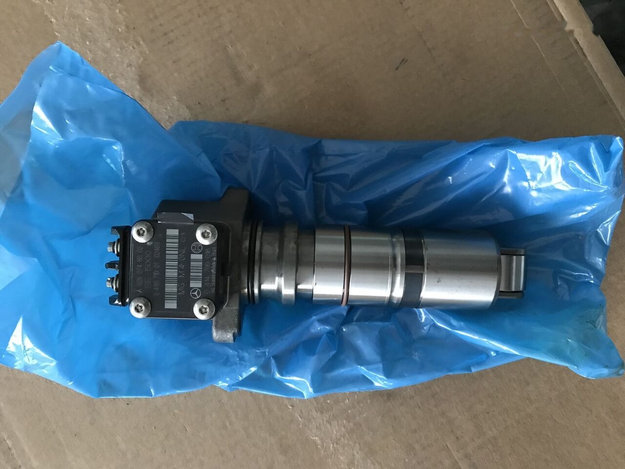 Bosch 2018 0280748802 Mercedes-Benz AXOR-ATEGO-ACTROS truck - Pompe à carburant pour Camion: photos 1 Bosch 2018 0280748802 Mercedes-Benz AXOR-ATEGO-ACTROS truck - Pompe à carburant pour Camion: photos 1