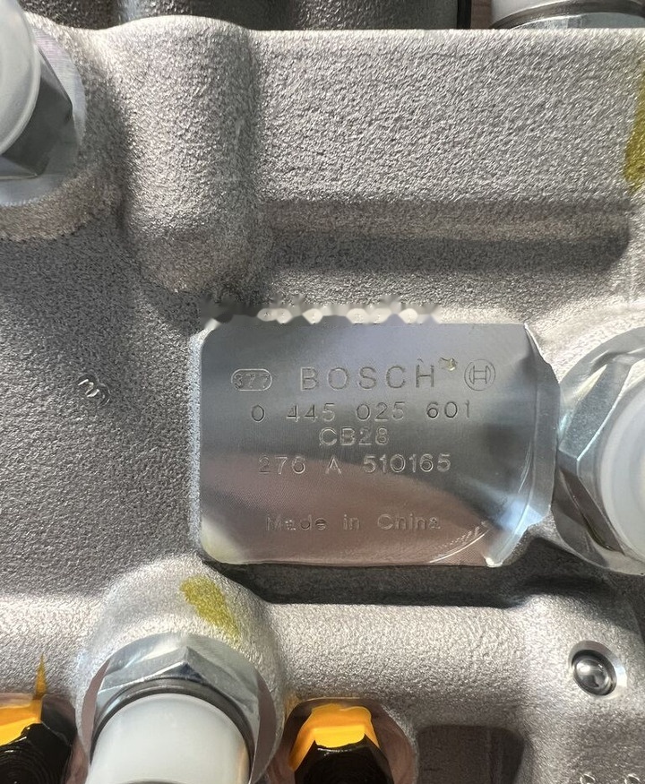 Bosch 2023 Caterpillar 2023 - Pompe à carburant pour Pelle: photos 3 Bosch 2023 Caterpillar 2023 - Pompe à carburant pour Pelle: photos 3