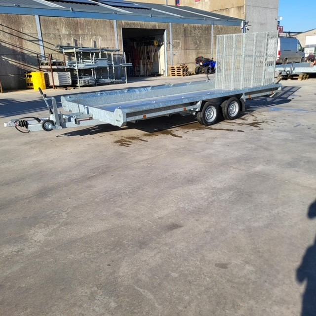 HULCO TERRAX-2 - Remorque porte-engin surbaissée: photos 1 HULCO TERRAX-2 - Remorque porte-engin surbaissée: photos 1