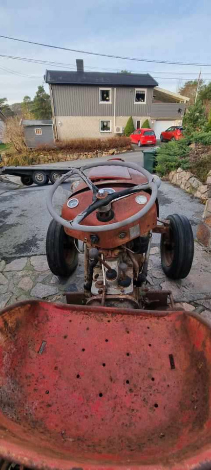1958 Massey Ferguson MF 35 traktor (rep.-objekt) - Tracteur agricole: photos 2 1958 Massey Ferguson MF 35 traktor (rep.-objekt) - Tracteur agricole: photos 2