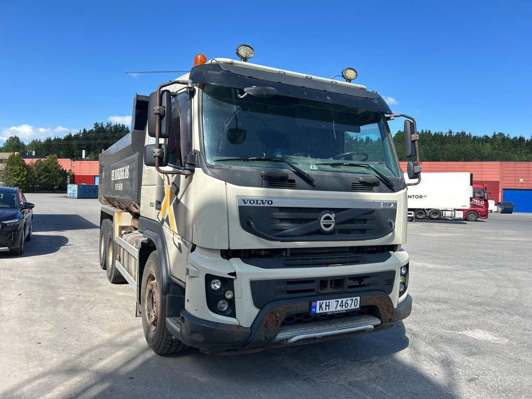 2011 Dumper VOLVO FM 500 Euroklasse 5T - Camion benne: photos 2 2011 Dumper VOLVO FM 500 Euroklasse 5T - Camion benne: photos 2
