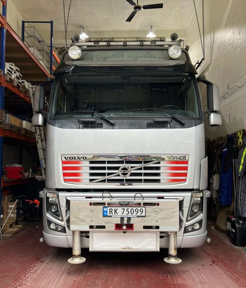 2014 Volvo FH16 750 EU-godkjent - Camion grue: photos 3 2014 Volvo FH16 750 EU-godkjent - Camion grue: photos 3