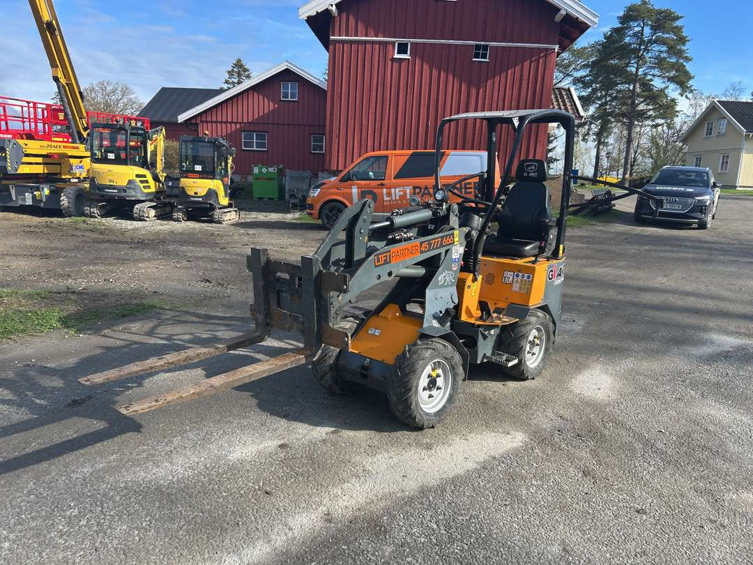 2021 Liten hjullaster Giant D2045W (Timeantall 306) - Chargeuse sur pneus: photos 1 2021 Liten hjullaster Giant D2045W (Timeantall 306) - Chargeuse sur pneus: photos 1