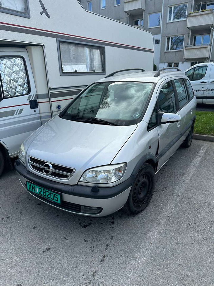 2003 Opel Zafira 1.8 Comfort / Lav km / - Autre matériel: photos 2 2003 Opel Zafira 1.8 Comfort / Lav km / - Autre matériel: photos 2