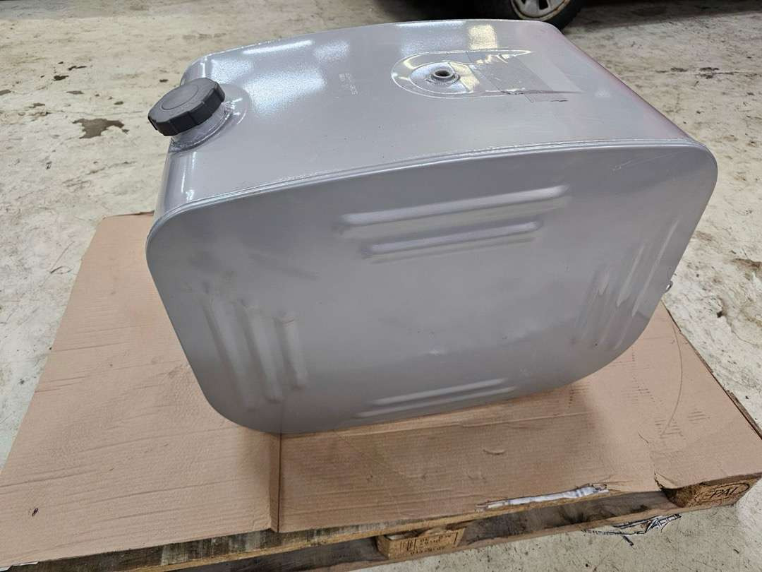 Diesel tank 150 liter til Scania (NY) - Outil/ Équipement: photos 3 Diesel tank 150 liter til Scania (NY) - Outil/ Équipement: photos 3
