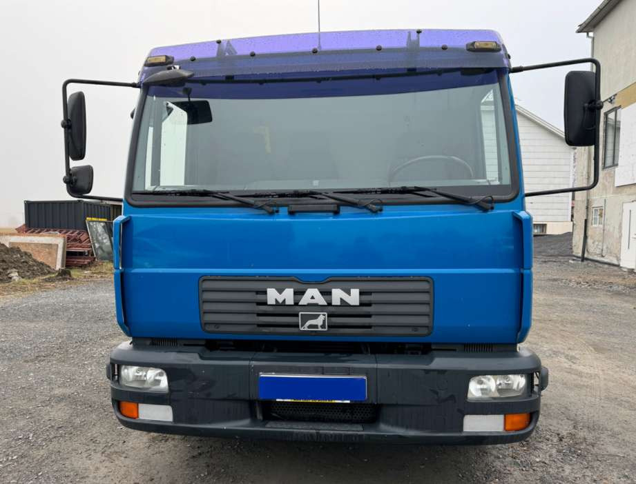 MAN LE 180 C Bilfrakter Lett lastebil - Remorqueuse: photos 2 MAN LE 180 C Bilfrakter Lett lastebil - Remorqueuse: photos 2