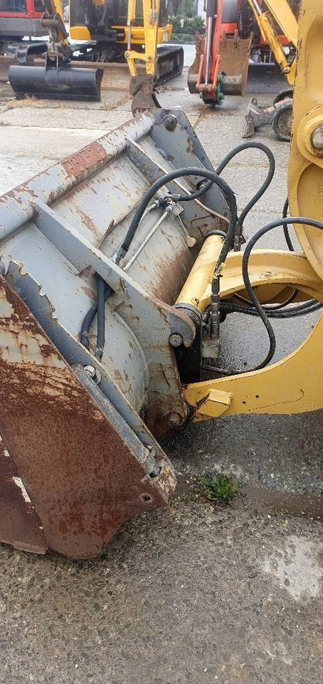 CAT 906M - Chargeuse sur pneus: photos 2 CAT 906M - Chargeuse sur pneus: photos 2