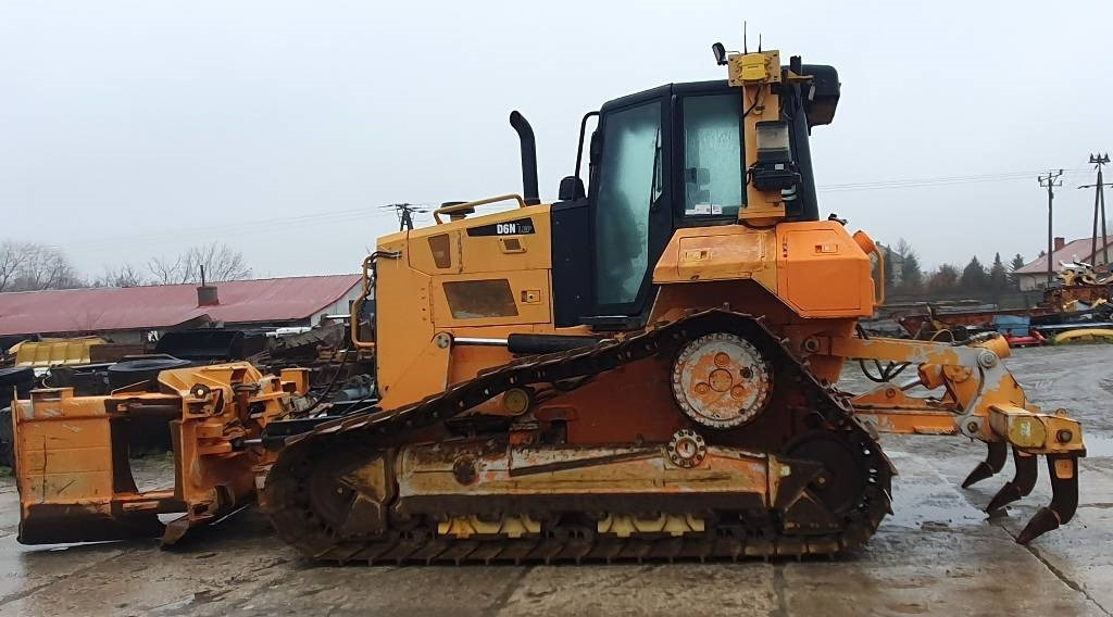 CAT D 6 N LGP - Bulldozer: photos 2 CAT D 6 N LGP - Bulldozer: photos 2