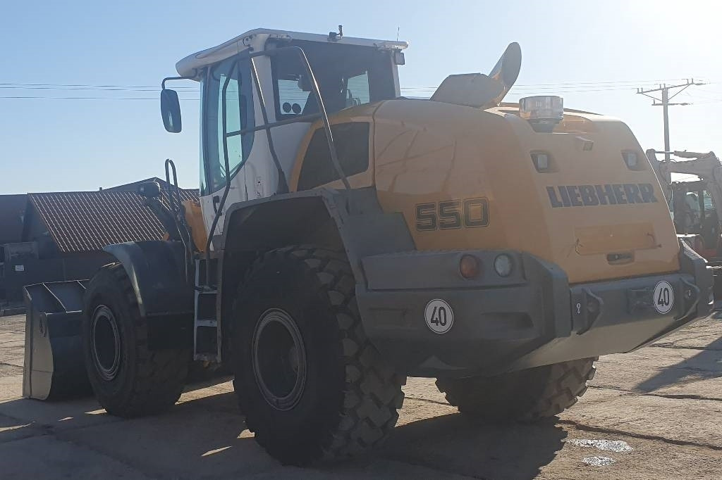 Liebherr L 550 - Chargeuse sur pneus: photos 2 Liebherr L 550 - Chargeuse sur pneus: photos 2